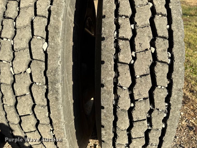 image for item DY8429 1994 Kenworth T600 semi truck