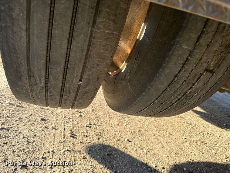 image for item DY8429 1994 Kenworth T600 semi truck