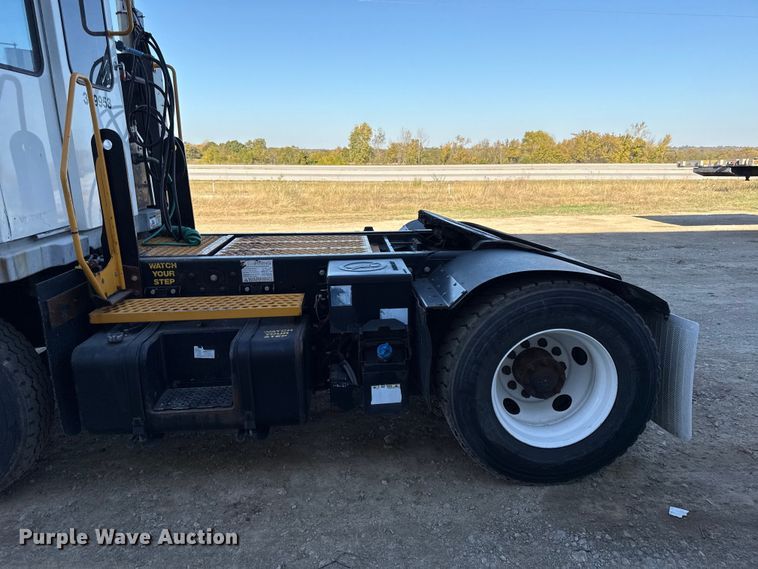 image for item DY8431 Kalmar Ottawa T2 yard truck