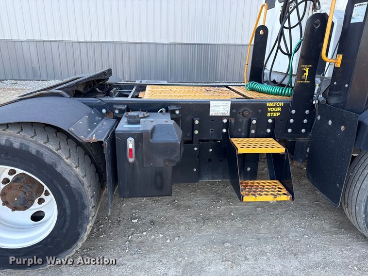 image for item DY8431 Kalmar Ottawa T2 yard truck