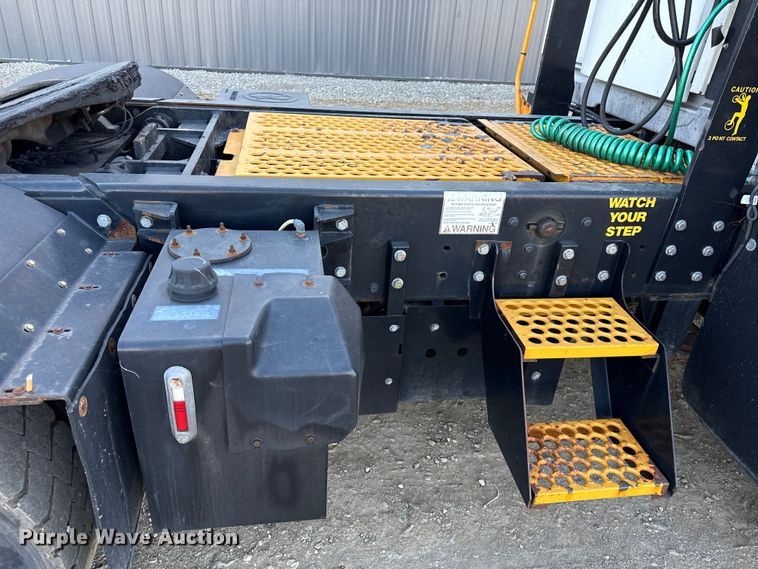 image for item DY8431 Kalmar Ottawa T2 yard truck