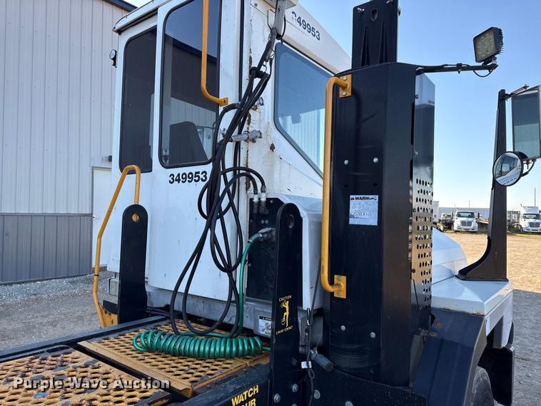 image for item DY8431 Kalmar Ottawa T2 yard truck