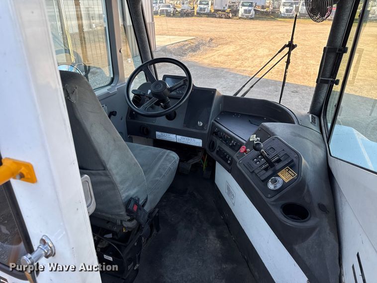 image for item DY8431 Kalmar Ottawa T2 yard truck