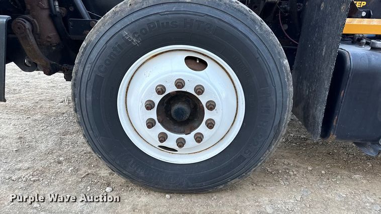 image for item DY8431 Kalmar Ottawa T2 yard truck