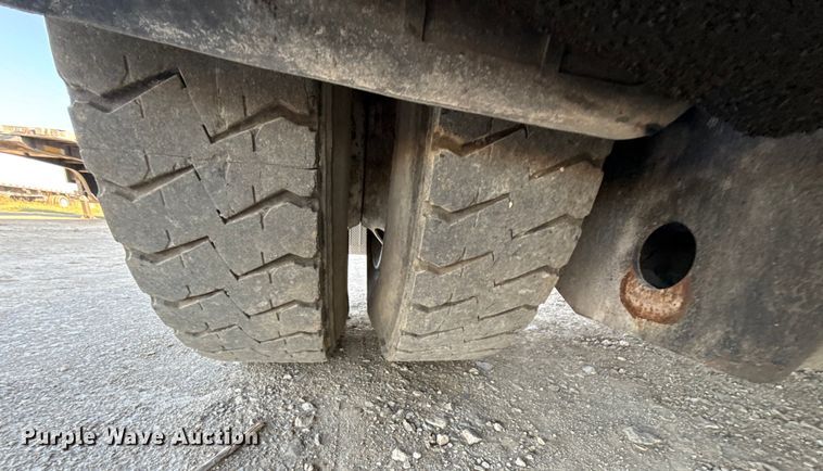 image for item DY8431 Kalmar Ottawa T2 yard truck