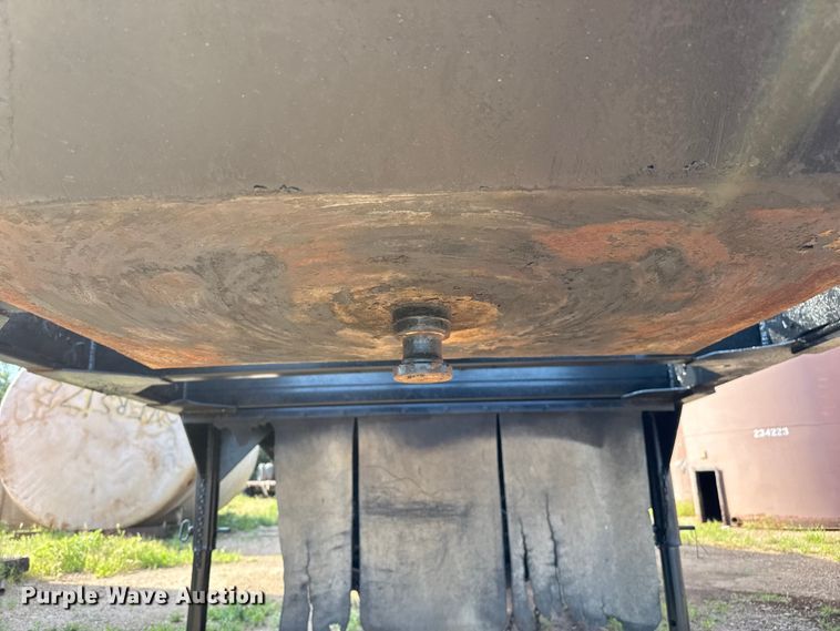 image for item DZ8874 1982 RANC bottom dump trailer