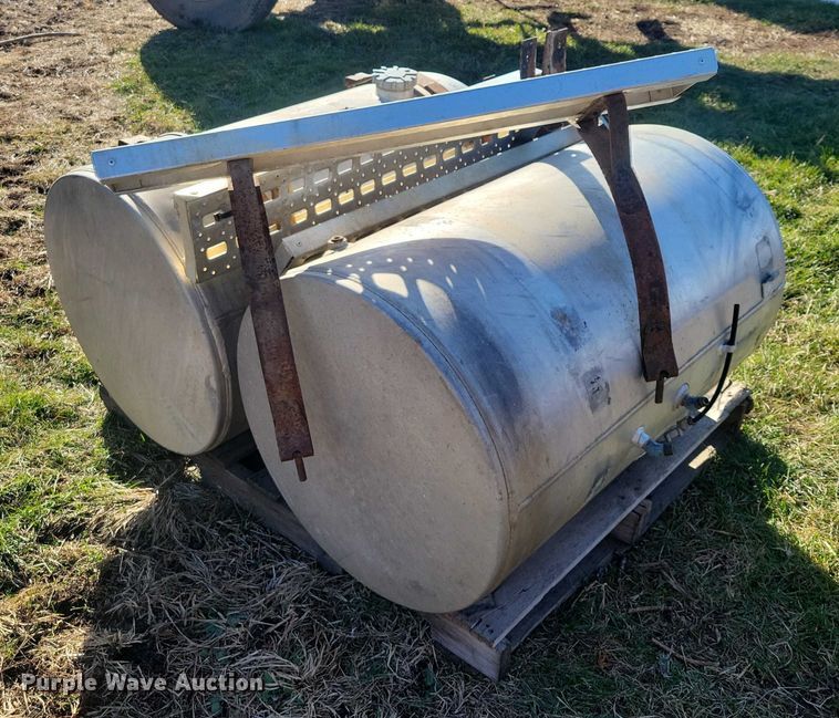 image for item EA2737 (2) fuel tanks