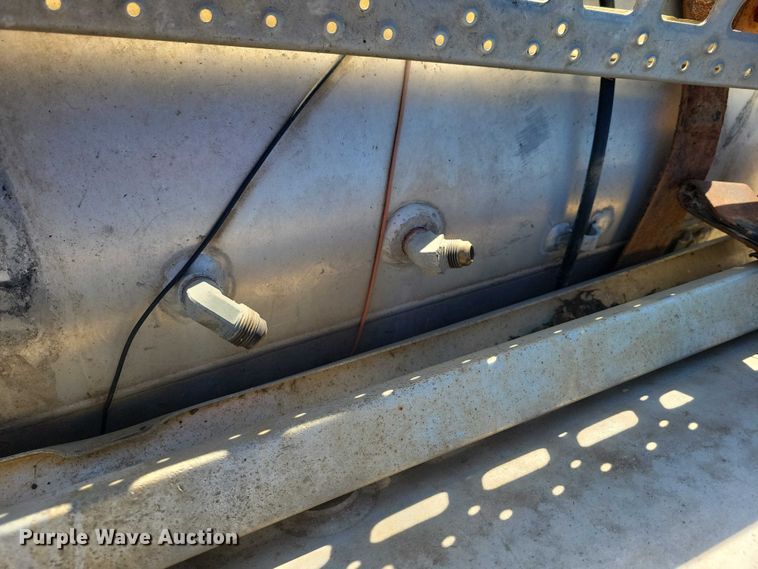 image for item EA2737 (2) fuel tanks