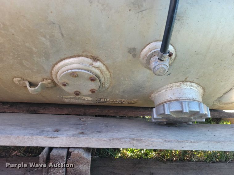 image for item EA2737 (2) fuel tanks