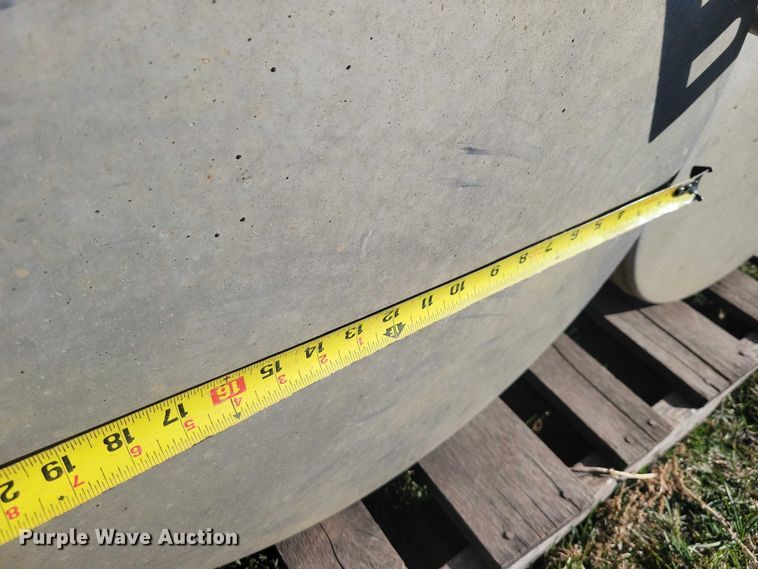 image for item EA2737 (2) fuel tanks