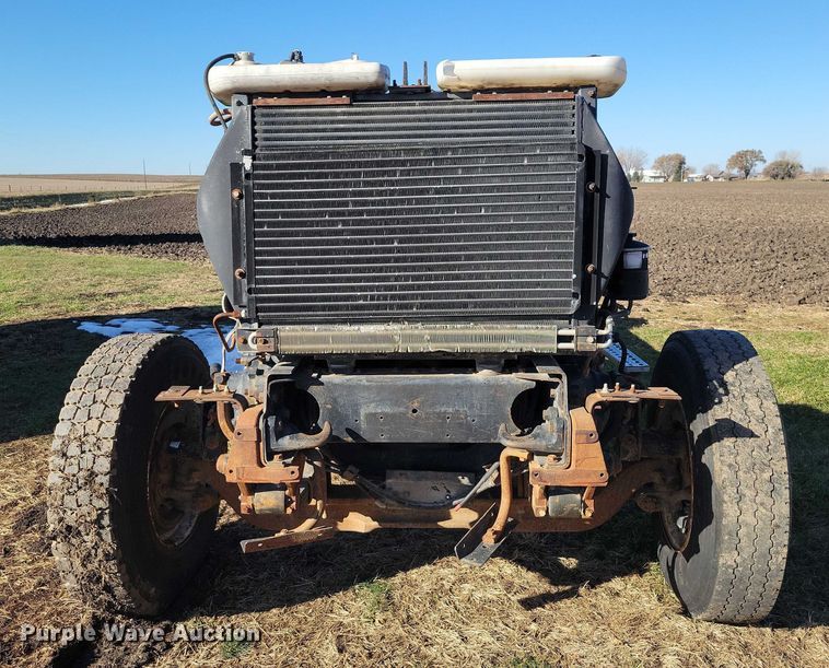 image for item EA2738 1998 Ford 9500 semi truck