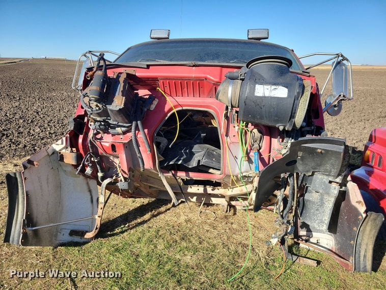 image for item EA2738 1998 Ford 9500 semi truck