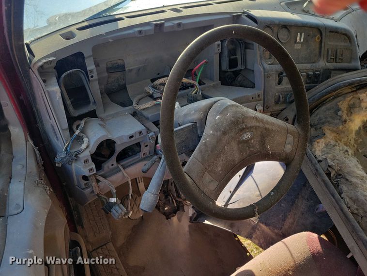 image for item EA2738 1998 Ford 9500 semi truck