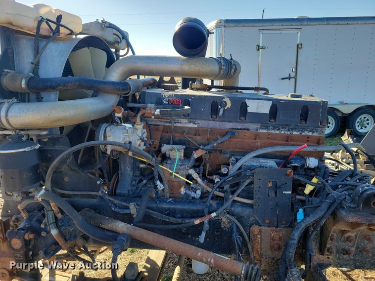 image for item EA2738 1998 Ford 9500 semi truck