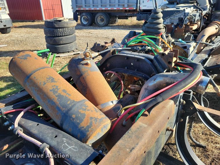 image for item EA2738 1998 Ford 9500 semi truck