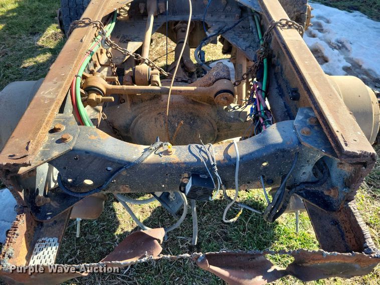 image for item EA2738 1998 Ford 9500 semi truck