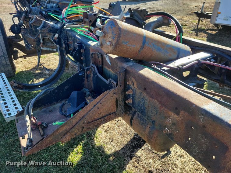 image for item EA2738 1998 Ford 9500 semi truck