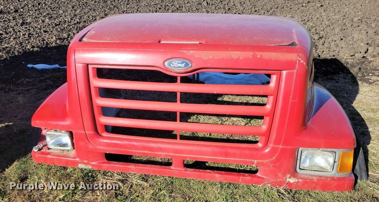 image for item EA2738 1998 Ford 9500 semi truck