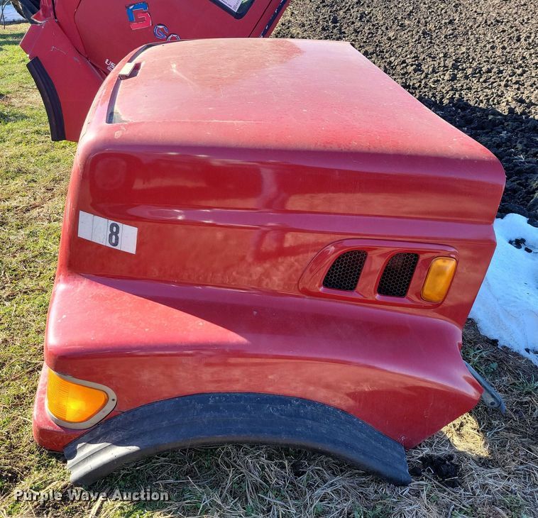 image for item EA2738 1998 Ford 9500 semi truck