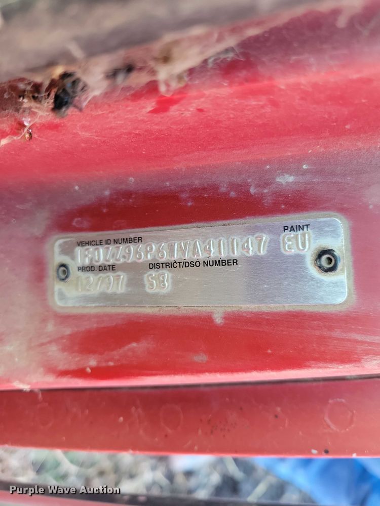 image for item EA2738 1998 Ford 9500 semi truck