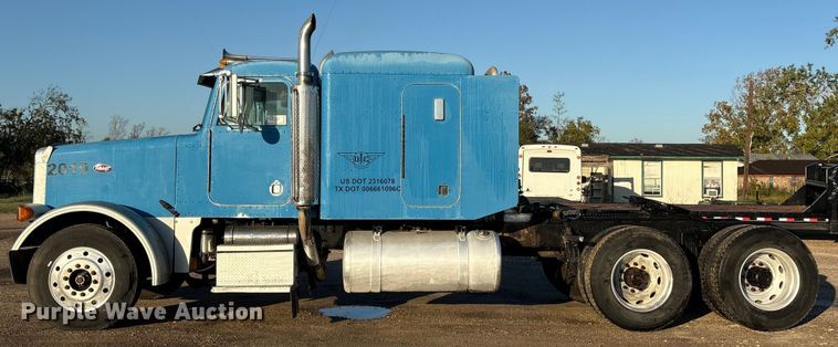 image for item EA7024 1993 Peterbilt 379 semi truck