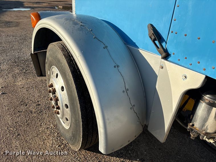 image for item EA7024 1993 Peterbilt 379 semi truck