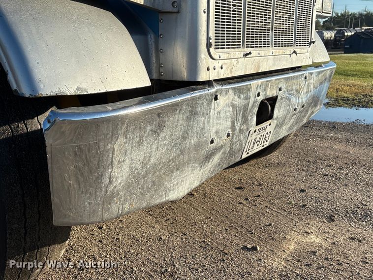 image for item EA7024 1993 Peterbilt 379 semi truck