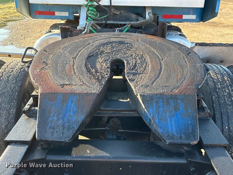 image for item EA7024 1993 Peterbilt 379 semi truck