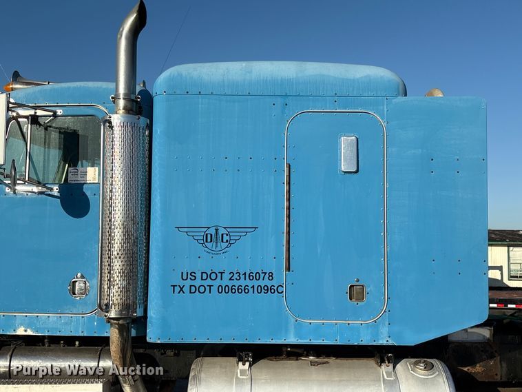 image for item EA7024 1993 Peterbilt 379 semi truck