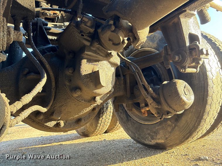 image for item EA7024 1993 Peterbilt 379 semi truck