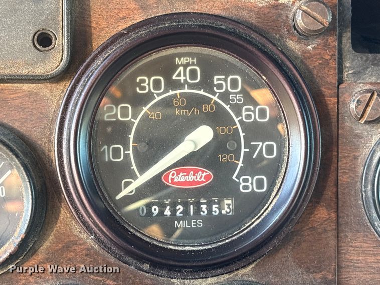 image for item EA7024 1993 Peterbilt 379 semi truck