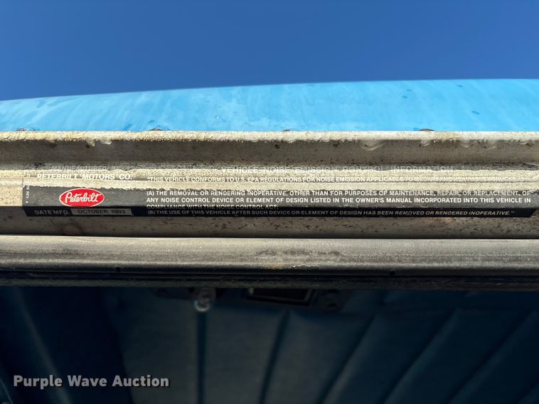 image for item EA7024 1993 Peterbilt 379 semi truck