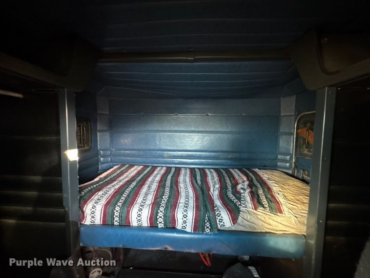 image for item EA7024 1993 Peterbilt 379 semi truck