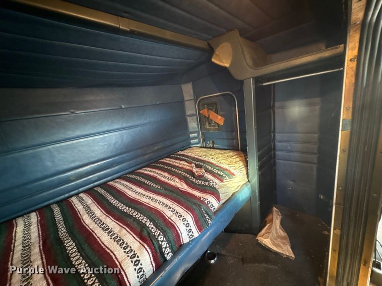 image for item EA7024 1993 Peterbilt 379 semi truck