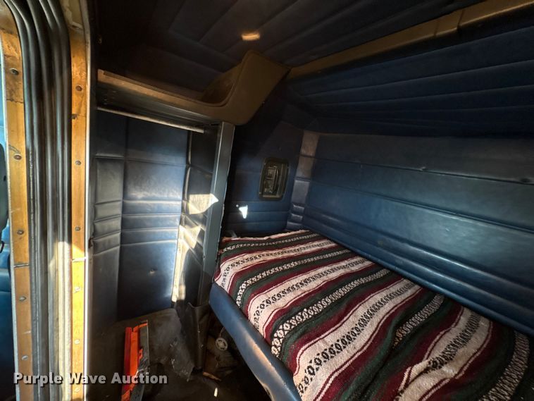 image for item EA7024 1993 Peterbilt 379 semi truck