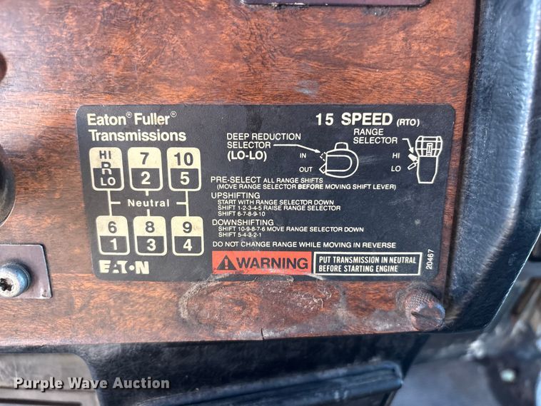 image for item EA7024 1993 Peterbilt 379 semi truck