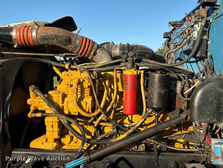 image for item EA7024 1993 Peterbilt 379 semi truck