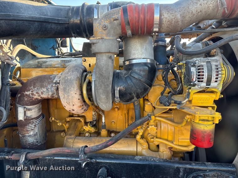 image for item EA7024 1993 Peterbilt 379 semi truck