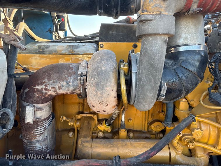 image for item EA7024 1993 Peterbilt 379 semi truck