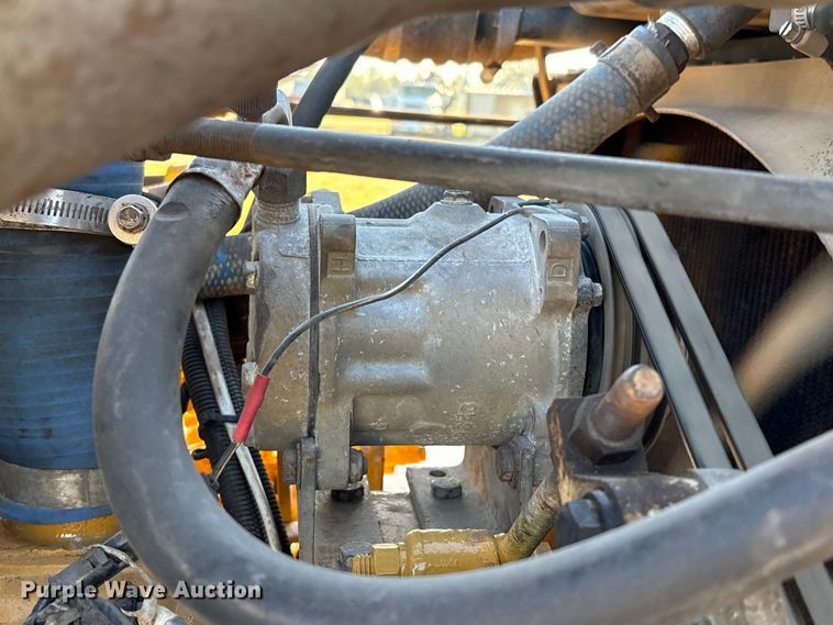 image for item EA7024 1993 Peterbilt 379 semi truck