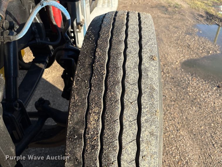 image for item EA7024 1993 Peterbilt 379 semi truck