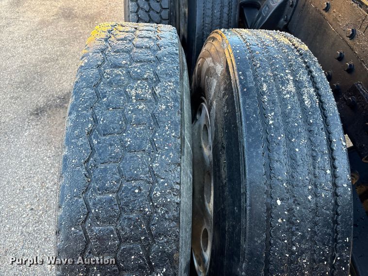 image for item EA7024 1993 Peterbilt 379 semi truck