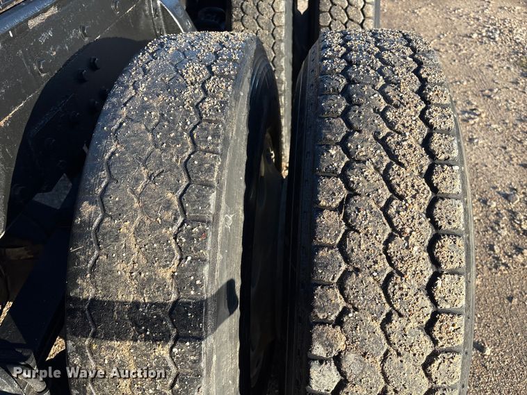 image for item EA7024 1993 Peterbilt 379 semi truck