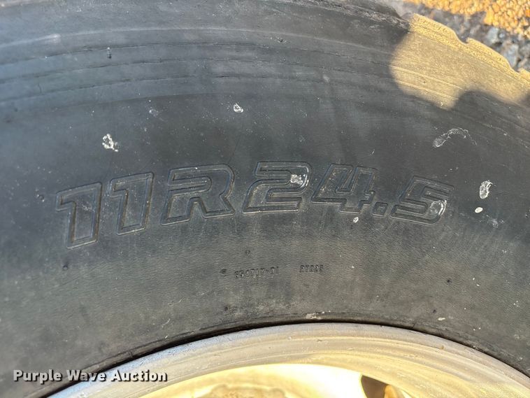 image for item EA7024 1993 Peterbilt 379 semi truck