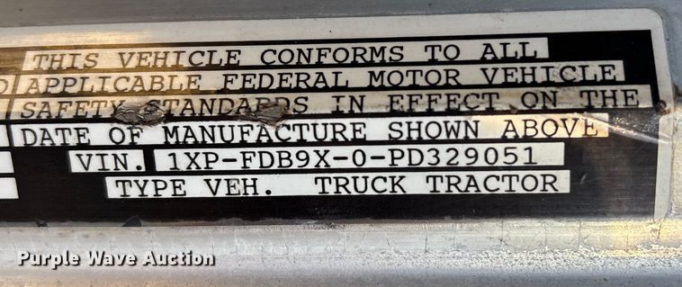 image for item EA7024 1993 Peterbilt 379 semi truck