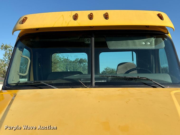 image for item EA7025 2018 Freightliner Cascadia 125 semi truck