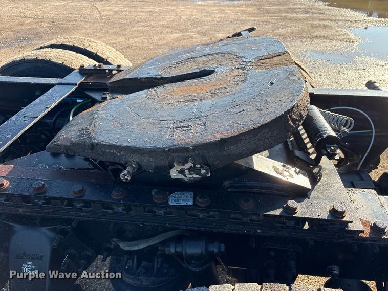 image for item EA7025 2018 Freightliner Cascadia 125 semi truck