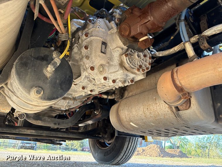 image for item EA7025 2018 Freightliner Cascadia 125 semi truck