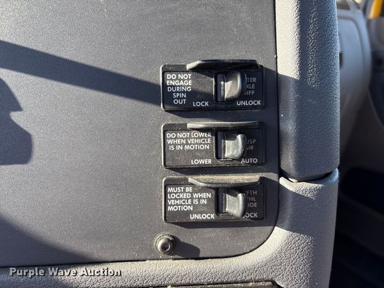 image for item EA7025 2018 Freightliner Cascadia 125 semi truck