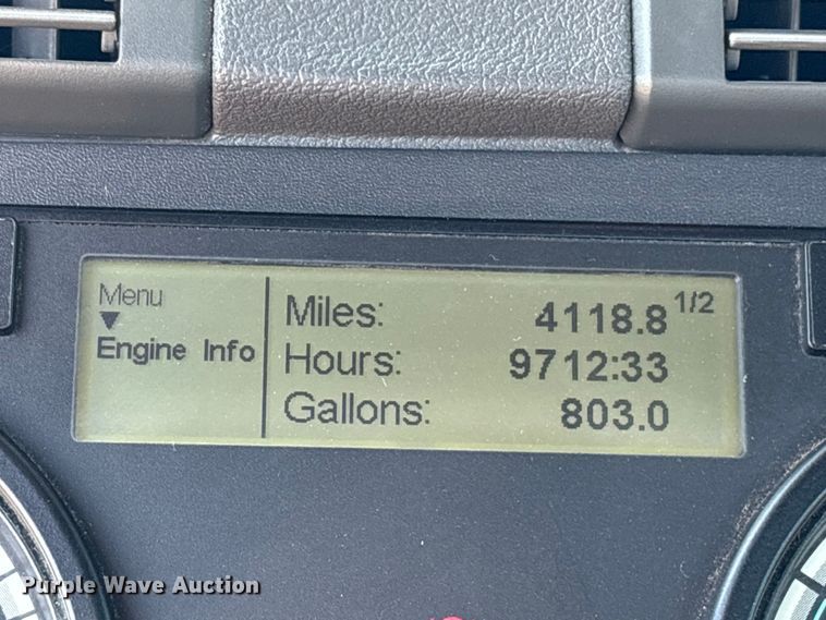 image for item EA7025 2018 Freightliner Cascadia 125 semi truck